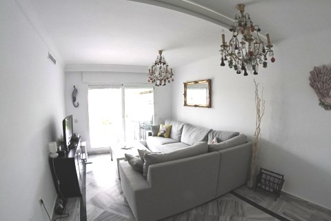 APARTAMENTO CON JARDIN PRIVADO EN URBANIZACIÓN DE PUERTO BANUS - MARBELLA — photo 4
