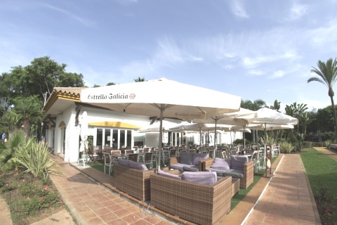 APARTAMENTO CON JARDIN PRIVADO EN URBANIZACIÓN DE PUERTO BANUS - MARBELLA — photo 6