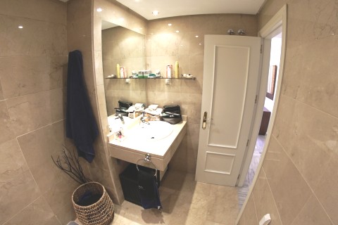APARTAMENTO CON JARDIN PRIVADO EN URBANIZACIÓN DE PUERTO BANUS - MARBELLA — photo 9