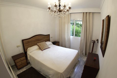 APARTAMENTO CON JARDIN PRIVADO EN URBANIZACIÓN DE PUERTO BANUS - MARBELLA — photo 10