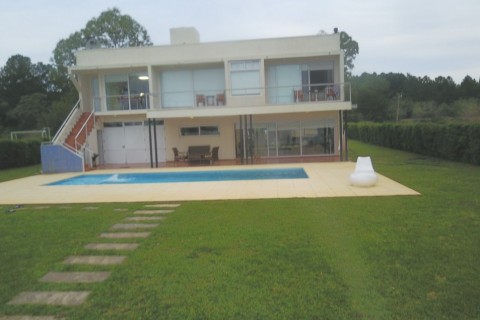 Casa sobre Rio Parana, zona agreste. — photo 8