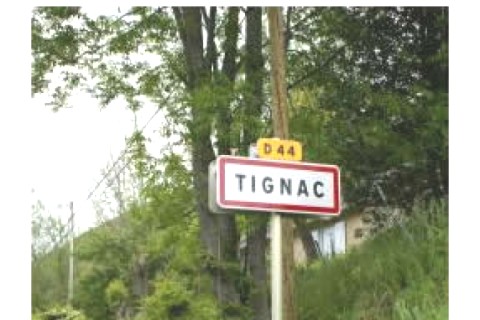 EN: The house is located in Tignac,... — photo 12