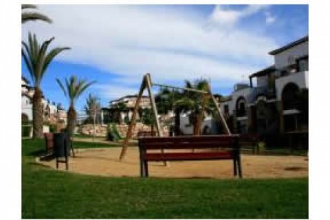 Apartamento planta baja con jardin ... — photo 2