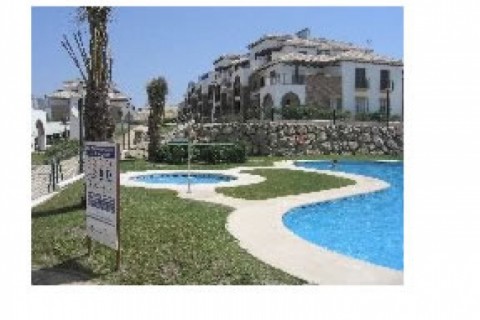 Apartamento planta baja con jardin ... — photo 12