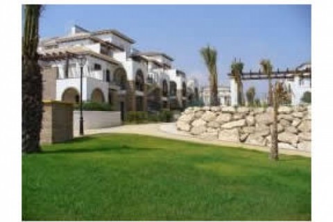 Apartamento planta baja con jardin ... — photo 5