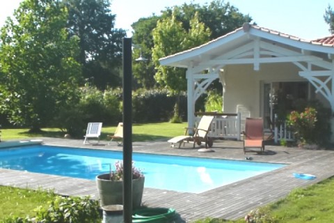 La maison se situe sur un terrain de 2000m2 — photo 7