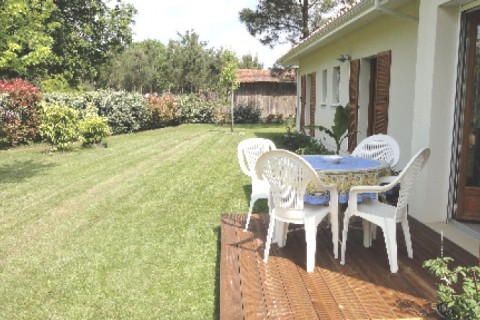 La maison se situe sur un terrain de 2000m2 — photo 10