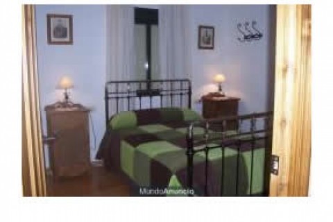 La casa tiene cuatro dormitorios , ... — photo 16
