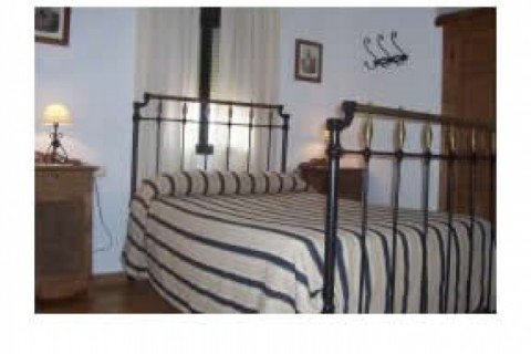 La casa tiene cuatro dormitorios , ... — photo 9