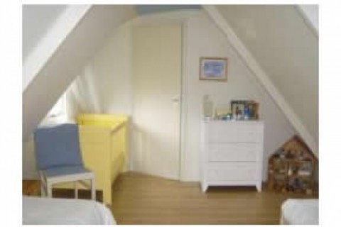 A detached property in a lovely vil... — photo 4