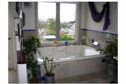 Lovely home located above Alki beac... — photo 5