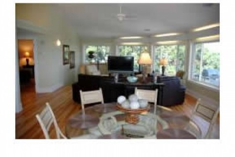 Ideally situated one row from the b... — photo 3