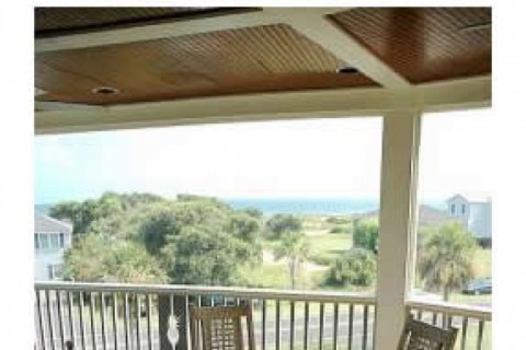 Ideally situated one row from the b... — photo 10