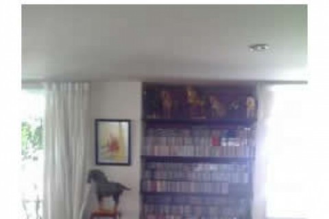 Appartement très clair avec de grandes baies vitrees et fleuries — photo 7