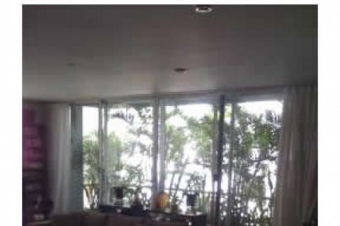 Appartement très clair avec de grandes baies vitrees et fleuries — photo 8