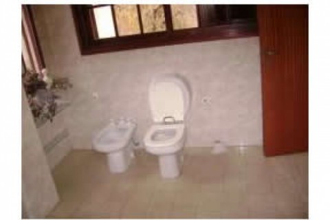 Primer piso. 2 baños 1 antebaño, ... — photo 13
