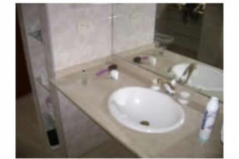 Primer piso. 2 baños 1 antebaño, ... — photo 15