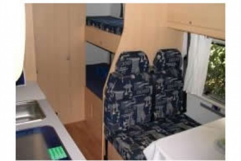 Camping-Car de type capucine de 2005 — photo 2