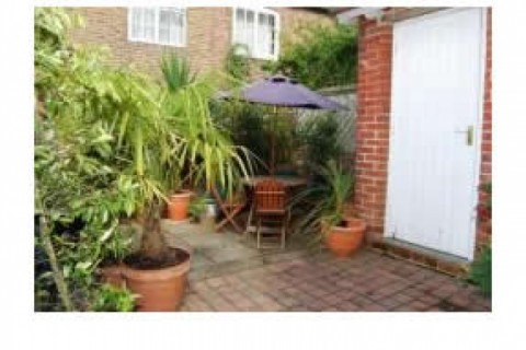Come and live right next door to a castle! — photo 12