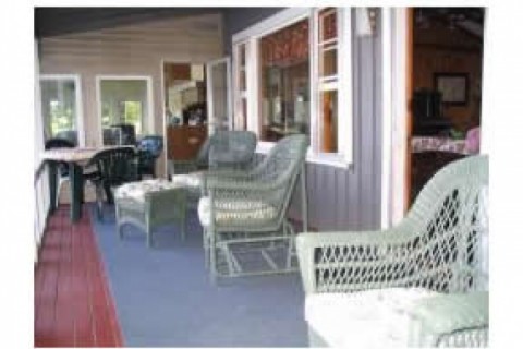 Comfortable Lakefront home in the "... — photo 2
