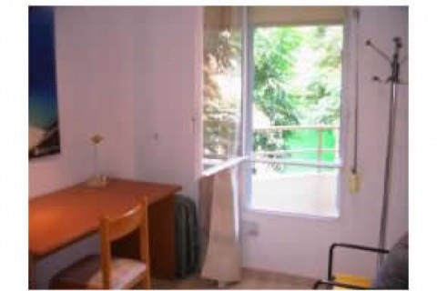 Es un piso reformado, con 2 dormito... — photo 8
