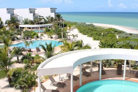 Sea front beautiful complex, with villas and apartments, in front of the beautiful beach, people are very kind and helpful. — photo 14