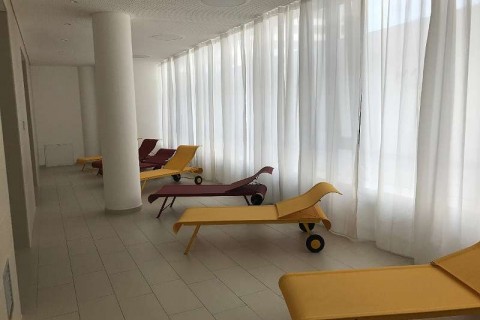 Belvedere Palace walking distance Apartment with balcony, gym, sauna and play room — photo 21
