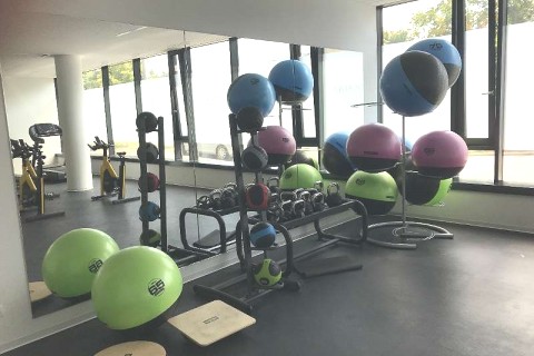 Belvedere Palace walking distance Apartment with balcony, gym, sauna and play room — photo 17