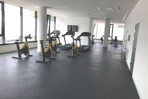 Belvedere Palace walking distance Apartment with balcony, gym, sauna and play room — photo 18