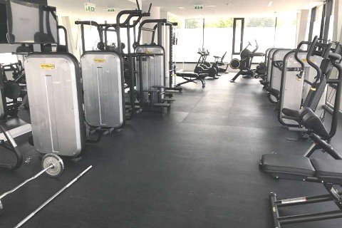 Belvedere Palace walking distance Apartment with balcony, gym, sauna and play room — photo 19