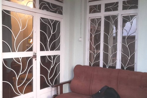 Chambre privée avec salle de bain et un repas — photo 2