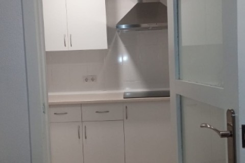 APARTAMENTO SOLO DISPONIBLE EL MES DE AGOSTO — photo 2
