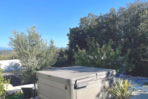 Jolie villa avec piscine et jacuzzi — photo 4