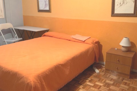 Ofreaco mi piso o habitaciones  de Pamplona de mi casa, piso solo durante agosto, resto del año habitación. — photo 2