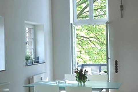 Bel appartement berlinois, dans une rue calme, tranquille, et ensoleillée — photo 2
