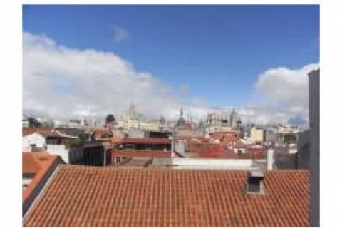 Es un fantástico loft con balcón ... — photo 15