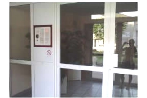 L'accès du bâtiment est sous visi... — photo 13