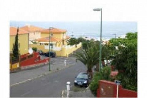 Casa en una zona residencial con pi... — photo 2