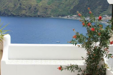 Villa sur l'île de Lipari en Italie — photo 3