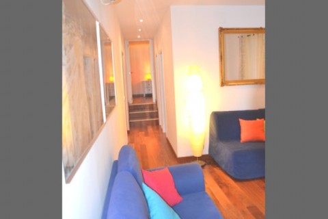 Centro historico de Madrid, apartamento con tres balcones — photo 8