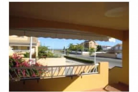 Chatet adosado en urbanización nueva junto a la playa de Almardá. — photo 4