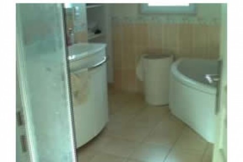 La maison se trouve sur un terrain ... — photo 8
