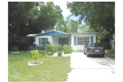 This 1226 square foot single family... — photo 2