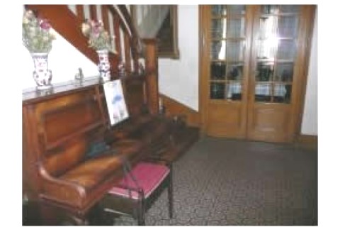 Spacious Town House built in the 1930s — photo 4