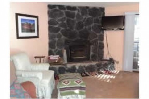 This large condo is located in a sm... — photo 3