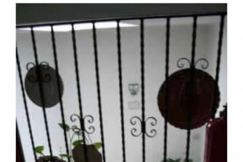 La casa es muy grande, podrían viv... — photo 2