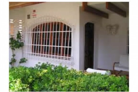 EXCELENTE CHALET ADOSADO EN UNA DE ... — photo 2