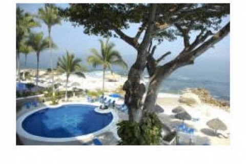 Condominio Playa Esmeralda is a bea... — photo 11