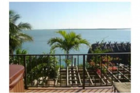 This home is waterfront in the lowe... — photo 2