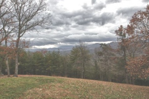 This secluded log cabin sits on top... — photo 6